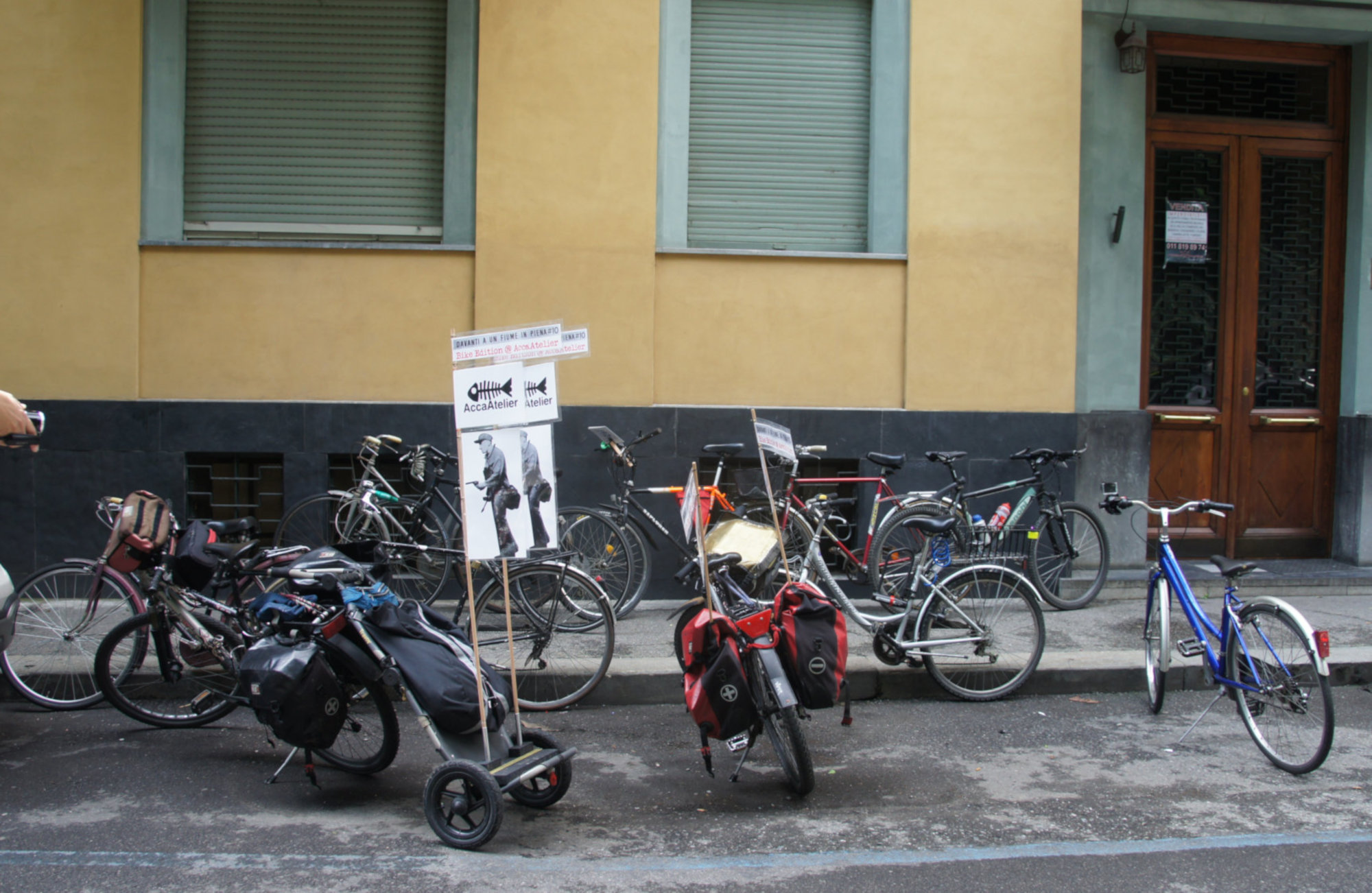 Davanti a un fiume in piena 10 Bike Edition @ AccaAtelier